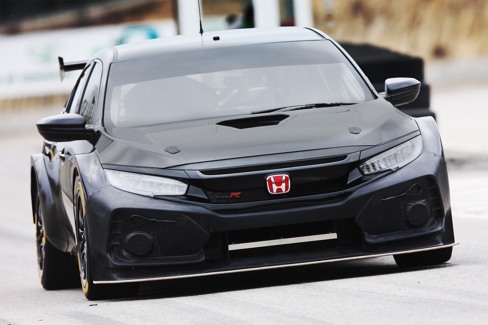 Honda Civic Type R Tampil Lebih Sangar Untuk Balap BTCC 2018